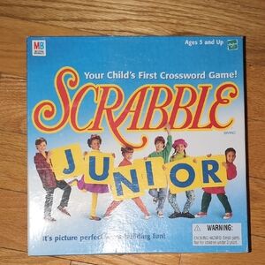 Hasbro Scrabble Junior - Vibrant Yellow and Blue Game